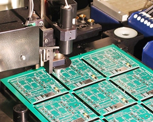 The difference between positive and negative PCB boards